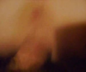 Issikkati imqaxxar asjatiċi pussy fucked mill-abjad cock