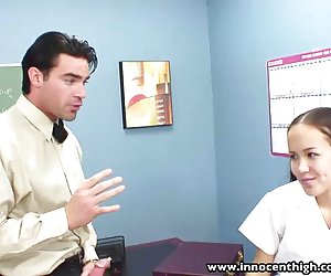 Innocenthigh-għalliema banging skinny asjatiċi teens issikkati pussy